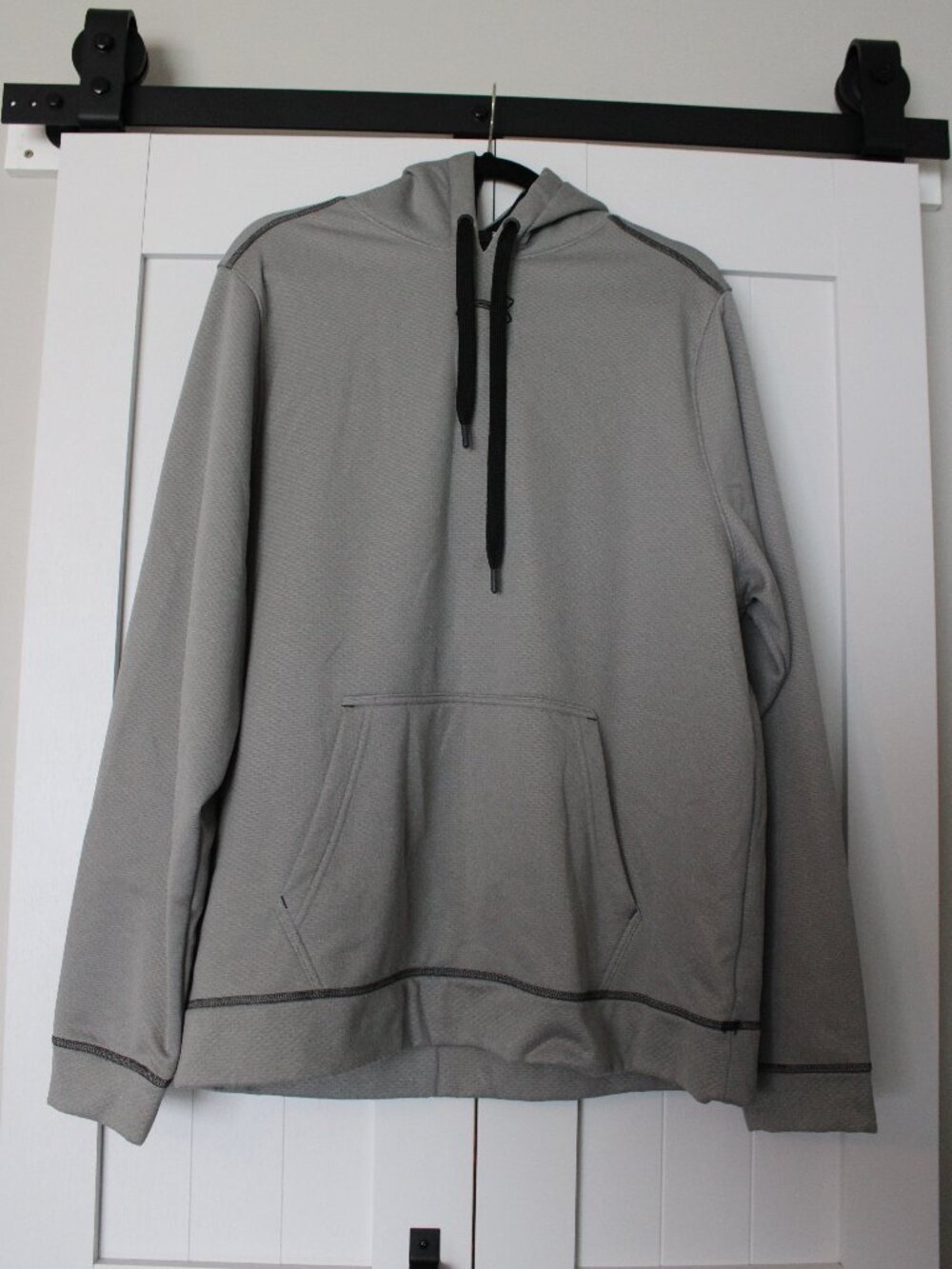 Under Armour Men’s Hoodie – Large, Gray Textured Knit